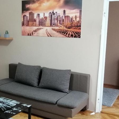 Startpont Apartman Pecs Ngoại thất bức ảnh