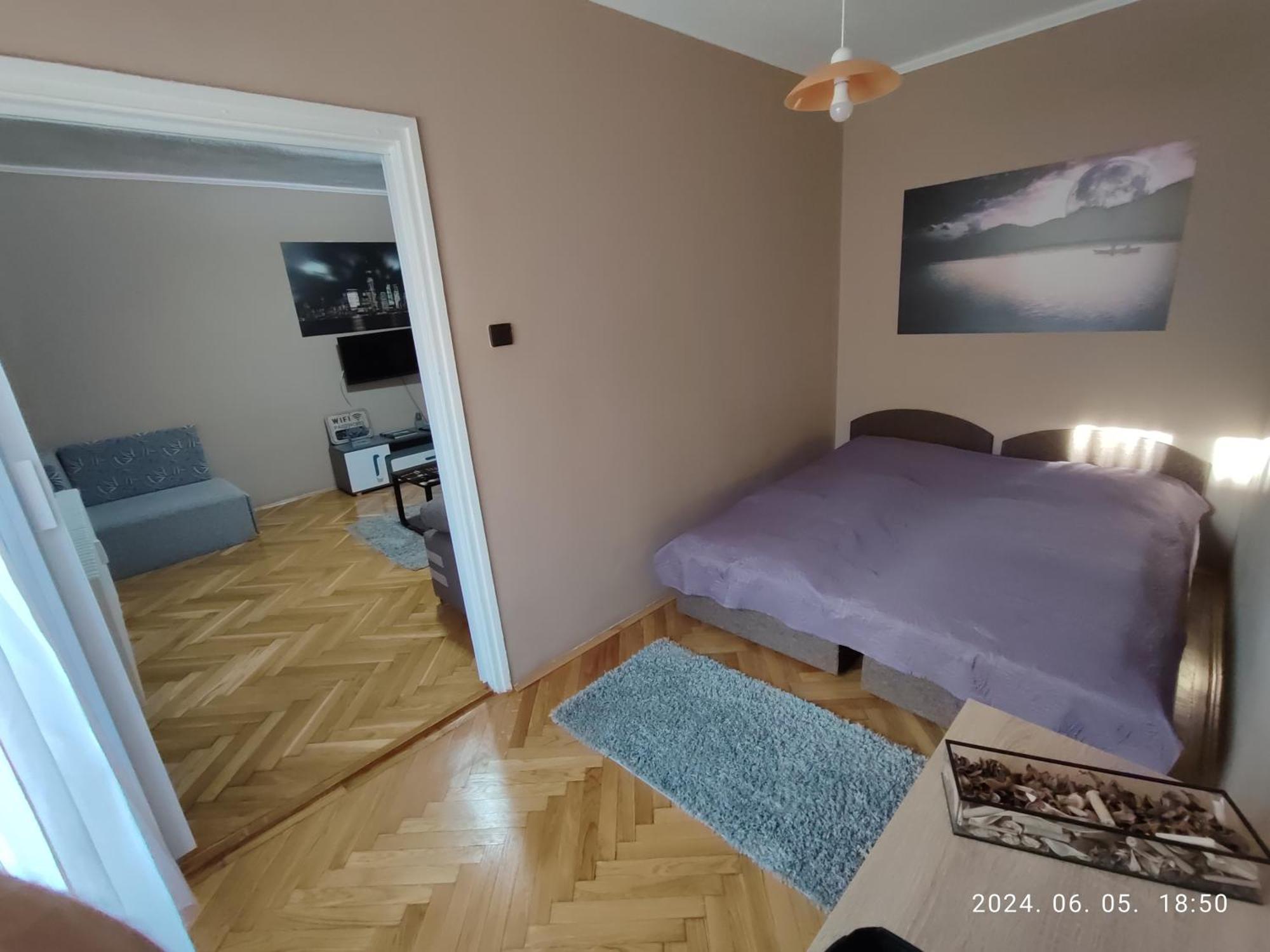 Startpont Apartman Pecs Ngoại thất bức ảnh