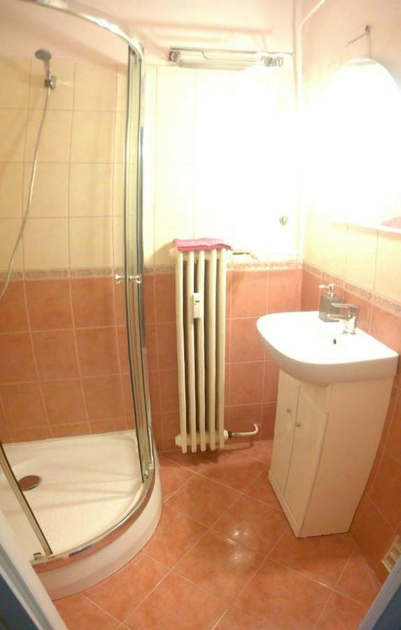 Startpont Apartman Pecs Ngoại thất bức ảnh